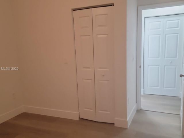 Продажа дома по адресу 571 SE 37th Pl - фото 5991752