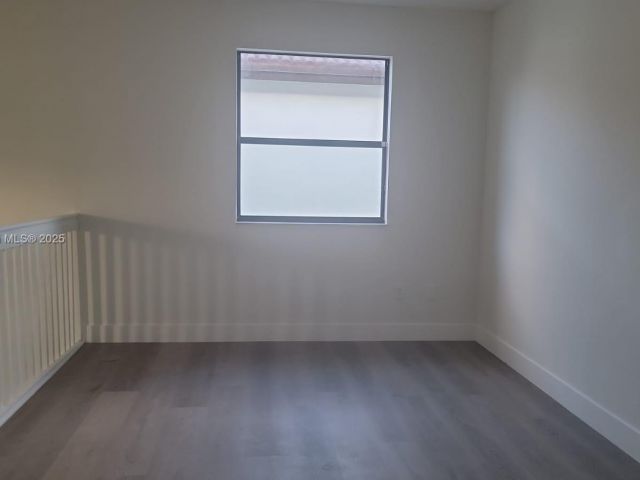 Продажа дома по адресу 571 SE 37th Pl - фото 5991755