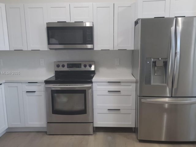 Продажа дома по адресу 571 SE 37th Pl - фото 5991759