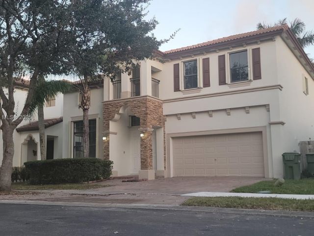 Продажа дома по адресу 571 SE 37th Pl - фото 5991762