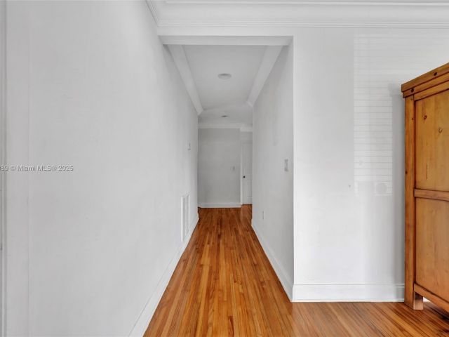 Продажа дома по адресу 3541 SW 23rd Ter - фото 5763509