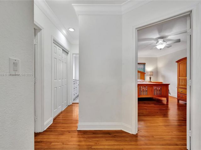 Продажа дома по адресу 3541 SW 23rd Ter - фото 5763511