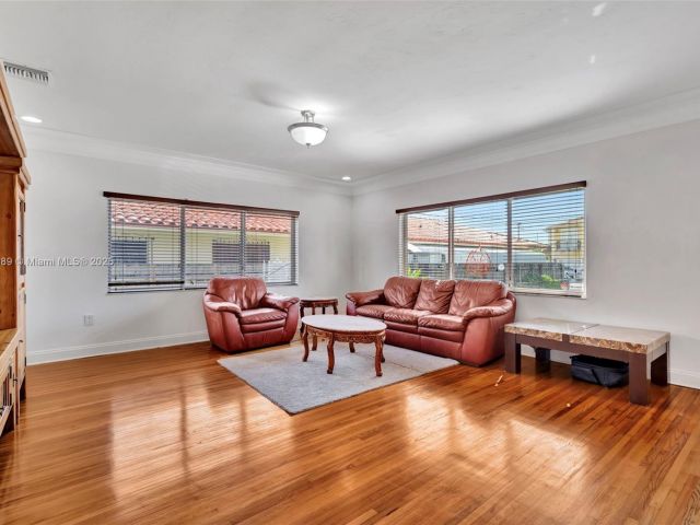 Продажа дома по адресу 3541 SW 23rd Ter - фото 5763519