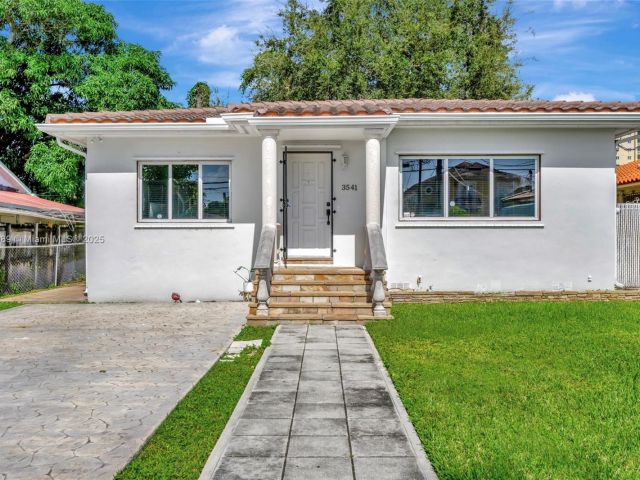 Продажа дома по адресу 3541 SW 23rd Ter - фото 5763520