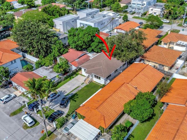 Продажа дома по адресу 3541 SW 23rd Ter - фото 5763524