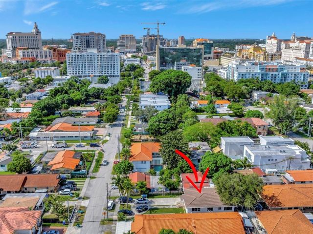 Продажа дома по адресу 3541 SW 23rd Ter - фото 5763525