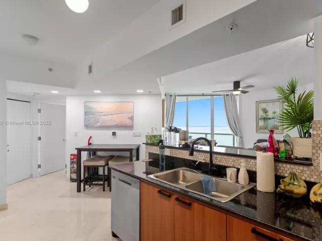 Продажа квартиры #2709 - фото 5637610