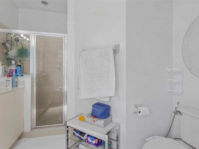 Продажа дома по адресу 3736 NE 9 CT - фото 5695239