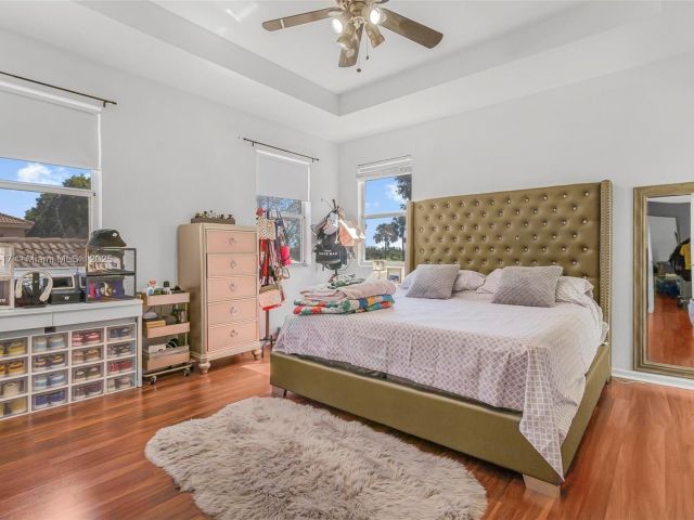 Продажа дома по адресу 3736 NE 9 CT - фото 5695240