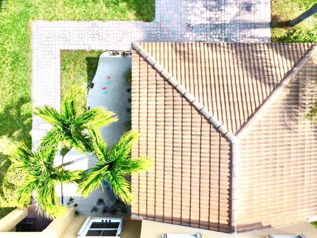 Продажа дома по адресу 5012 Victoria Circle - фото 5751233