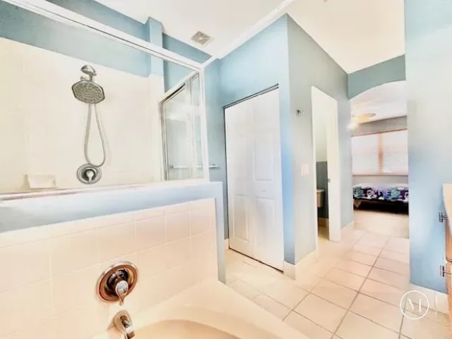 Продажа дома по адресу 5012 Victoria Circle - фото 8901804