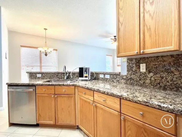 Продажа дома по адресу 5012 Victoria Circle - фото 8901807