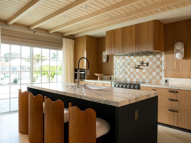 Продажа дома по адресу 3061 NE 42nd St - фото 5761459