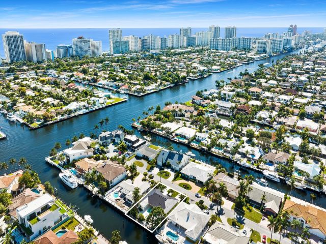 Продажа дома по адресу 3061 NE 42nd St - фото 5761462