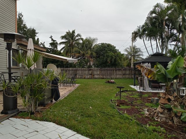 Продажа дома по адресу 5266 Greenwood Drive - фото 6532698