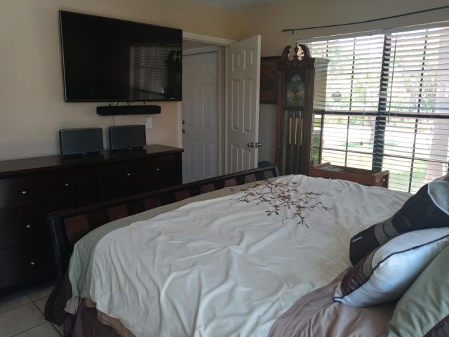 Продажа дома по адресу 5266 Greenwood Drive - фото 6532706