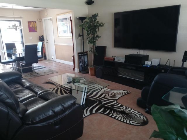 Продажа дома по адресу 5266 Greenwood Drive - фото 6532712