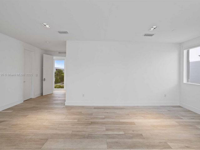 Продажа дома по адресу 10296 NW 74th Ter - фото 5586915