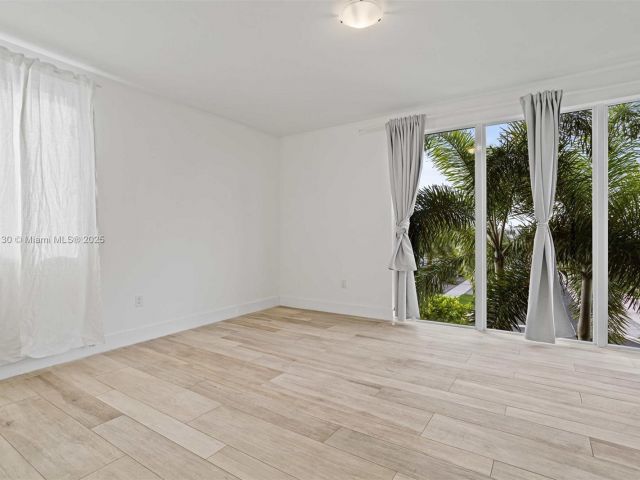 Продажа дома по адресу 10296 NW 74th Ter - фото 5586918