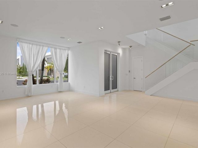 Продажа дома по адресу 10296 NW 74th Ter - фото 5586925