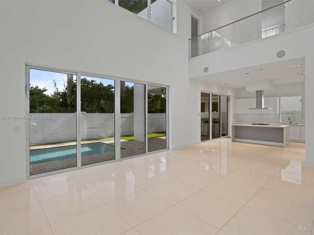 Продажа дома по адресу 10296 NW 74th Ter - фото 5586930