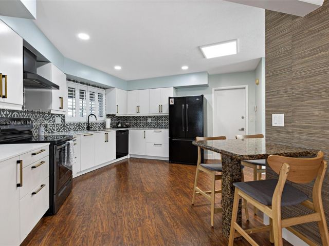 Дом в аренду по адресу 2719 SE 11th St n/a - фото 5542884