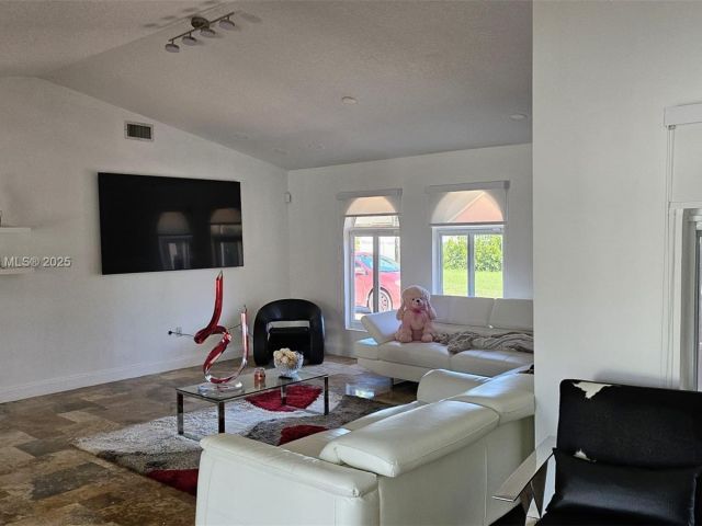 Продажа дома по адресу 16400 SW 173rd Ave - фото 5827105