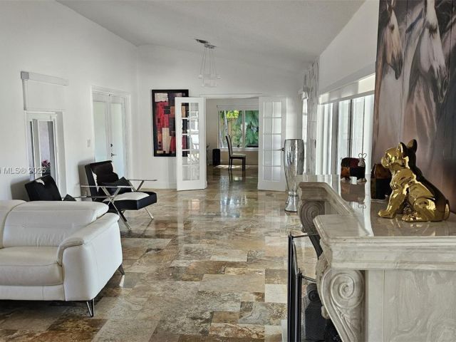 Продажа дома по адресу 16400 SW 173rd Ave - фото 5827106