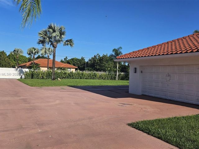 Продажа дома по адресу 16400 SW 173rd Ave - фото 5827110