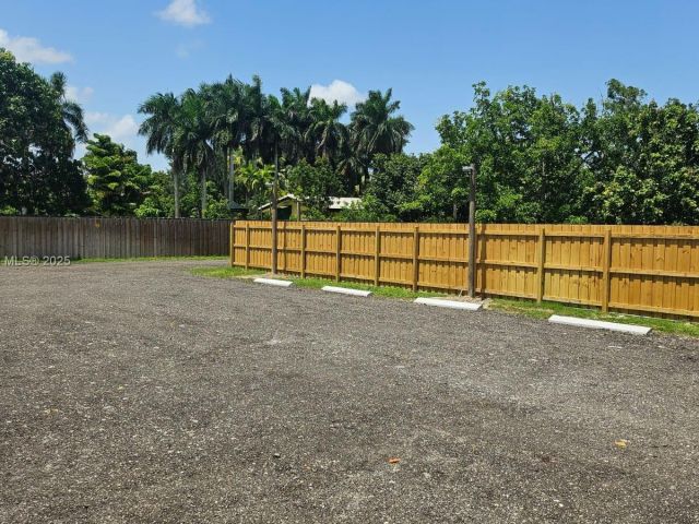 Продажа дома по адресу 16400 SW 173rd Ave - фото 6169094