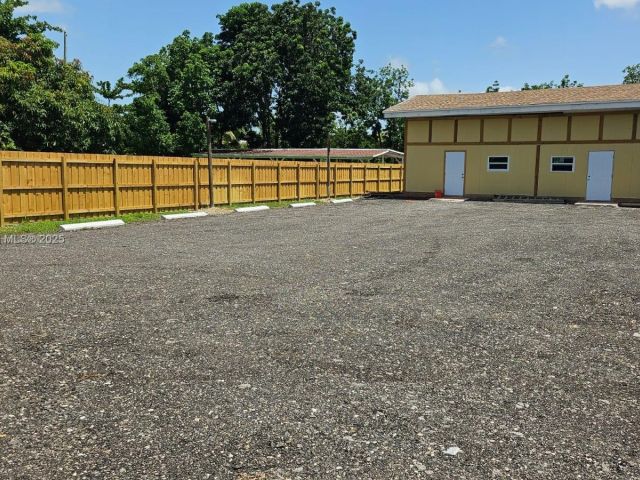 Продажа дома по адресу 16400 SW 173rd Ave - фото 6169095