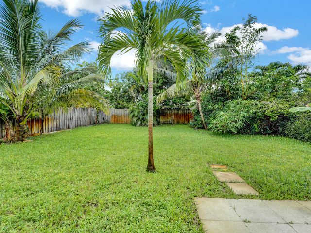 Продажа дома по адресу 820 NE 17th Street - фото 6801796