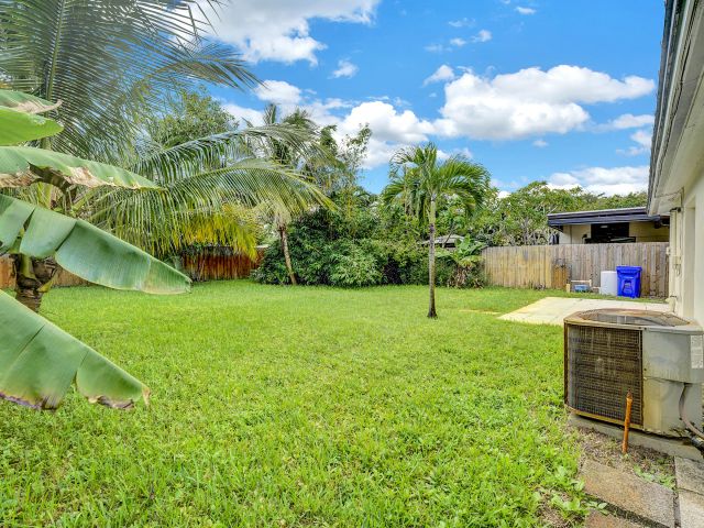 Продажа дома по адресу 820 NE 17th Street - фото 6801797