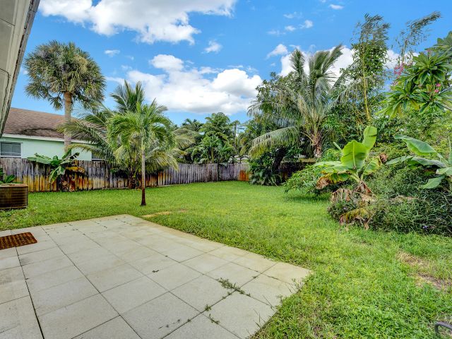 Продажа дома по адресу 820 NE 17th Street - фото 6801798