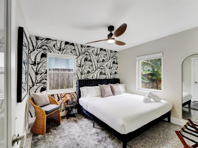 Продажа дома по адресу 820 NE 17th Street - фото 6801805