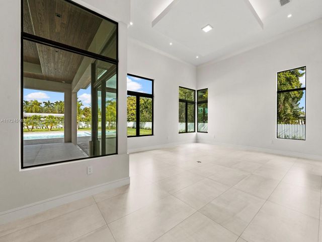 Продажа дома по адресу 12025 SW 46th St - фото 5603990