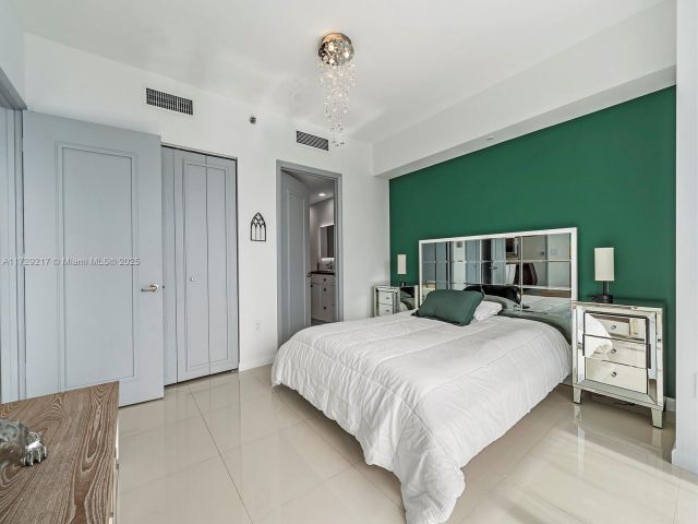 Продажа квартиры #5203 - фото 5615039