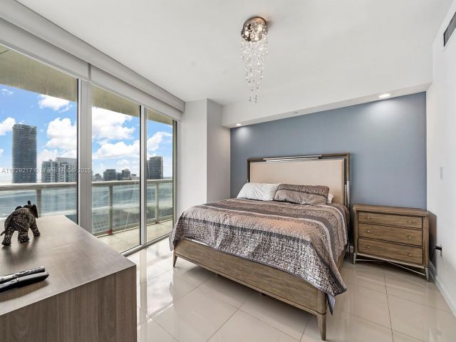 Продажа квартиры #5203 - фото 5615045