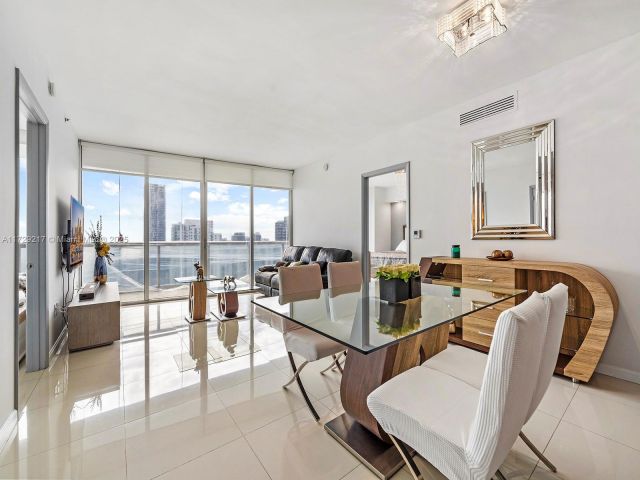 Продажа квартиры #5203 - фото 5615050