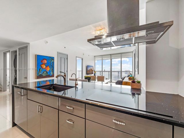 Продажа квартиры #5203 - фото 5615051