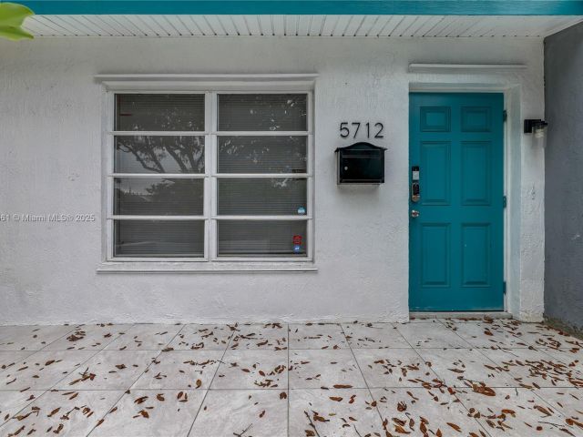 Продажа дома по адресу 5712 Monroe St - фото 6169991