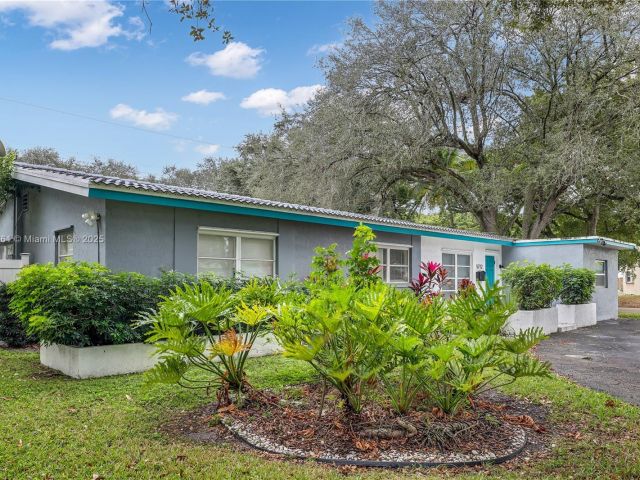 Продажа дома по адресу 5712 Monroe St - фото 6169992