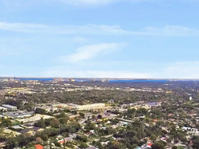 Продажа дома по адресу 13945 N Miami Avenue - фото 8859575