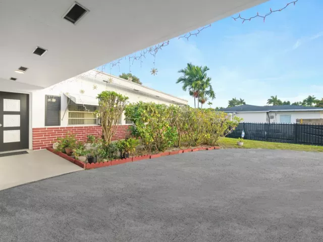 Продажа дома по адресу 13945 N Miami Avenue - фото 8859580