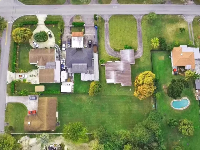 Продажа дома по адресу 13945 N Miami Avenue - фото 8859568