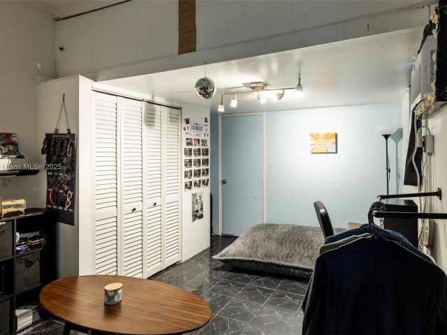 Продажа дома по адресу 6575 SW 27th St - фото 5886663