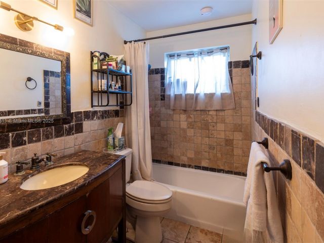 Продажа дома по адресу 6575 SW 27th St - фото 5886665