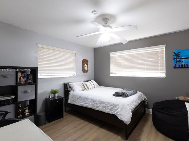 Продажа дома по адресу 6575 SW 27th St - фото 5886666