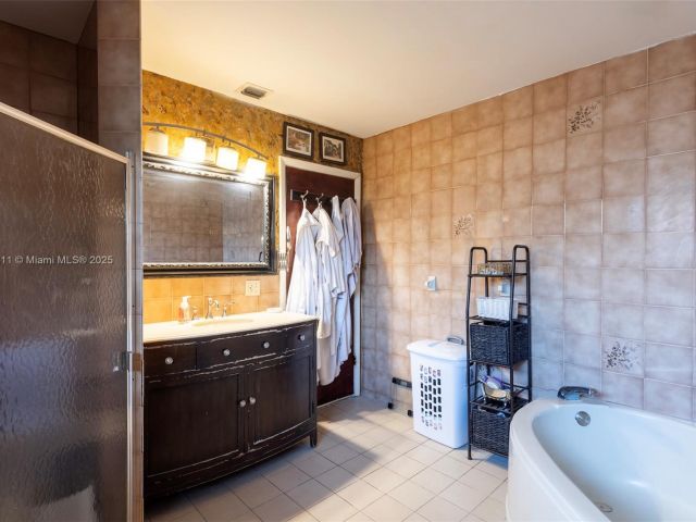 Продажа дома по адресу 6575 SW 27th St - фото 5886667