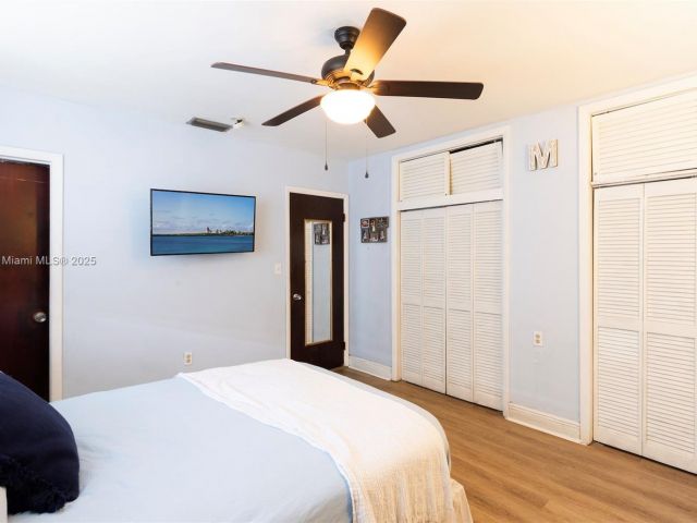 Продажа дома по адресу 6575 SW 27th St - фото 5886668